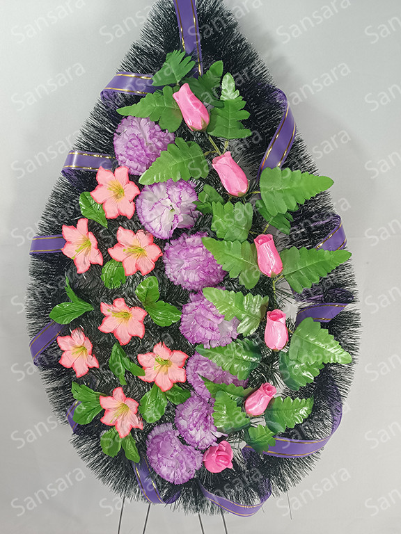 Вінок К 11 120/60см Вінок в смерекі бутон та гвоздика