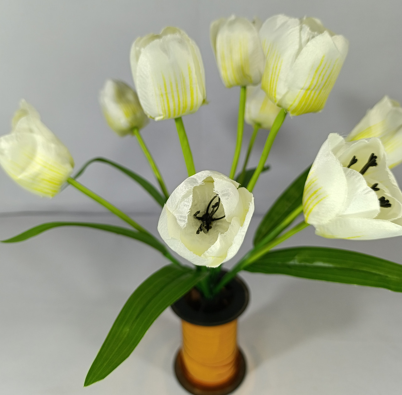 Букет тюльпанів відкриті √3,  9 голов , висота букету 40 см