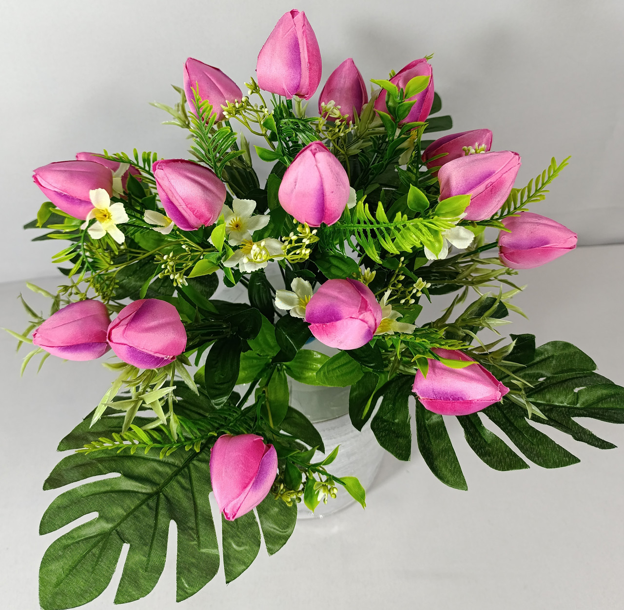 Букет тюльпанів √5,  19 голов , висота букету 40 см