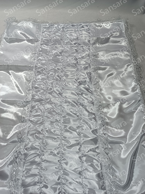 Покривало атлас жатка в середені №7 з мереживом